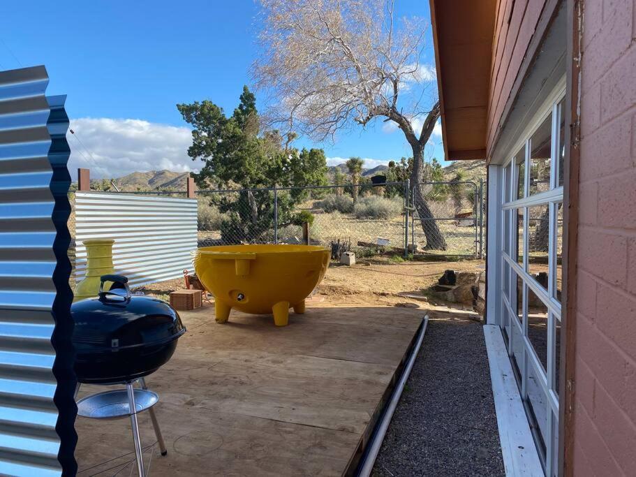 Jt'S Star Catcher Cabin - Hot Tub Yucca Valley Ngoại thất bức ảnh